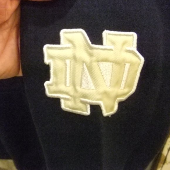 STADIUM ATHLETICS MENS NOTRE DAME PULLOVER HOODIE - SMALL - Picture 3 of 4